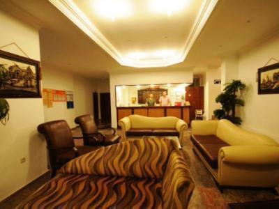 Sundream Apartments 말마리스 외부 사진