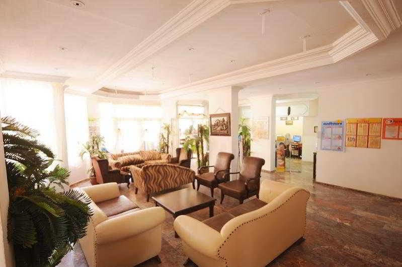 Sundream Apartments 말마리스 외부 사진